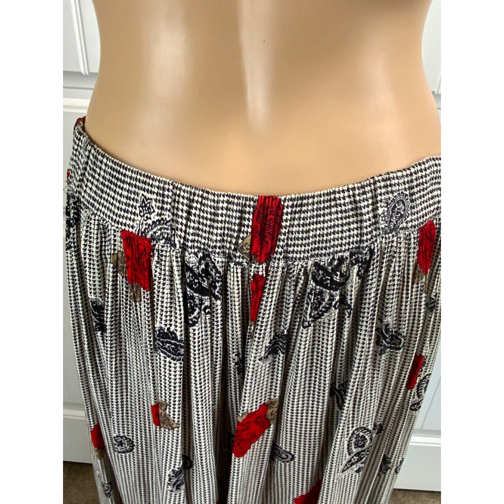 Chaus Pleated Skirt 14 Black Red Floral Elastic Waist Pockets‎ Romantic Coquette - Picture 10 of 16